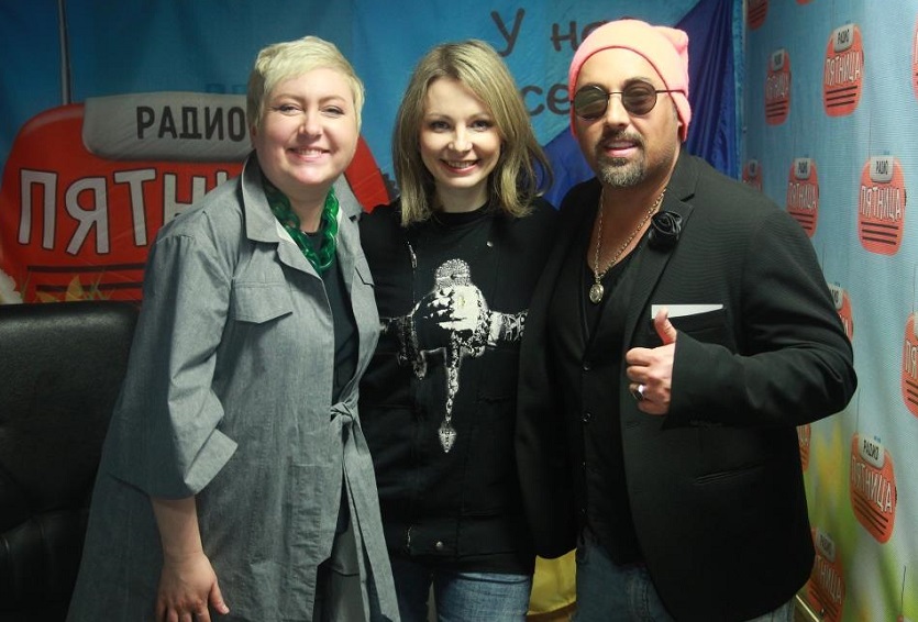 Ольга Пинская со звездным гостем радио "Пятница" Димой Коляденко