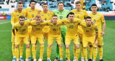 Футболка с автографами игроков сборной Украины по футболу