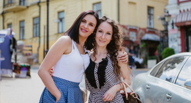 Прогулянка із зіркою: Міла Нітіч показала учасниці аукціону «Інтер - дітям» свої улюблені місця в Києві